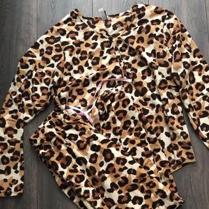 PJ Couture leopard/cheetah print Pj set